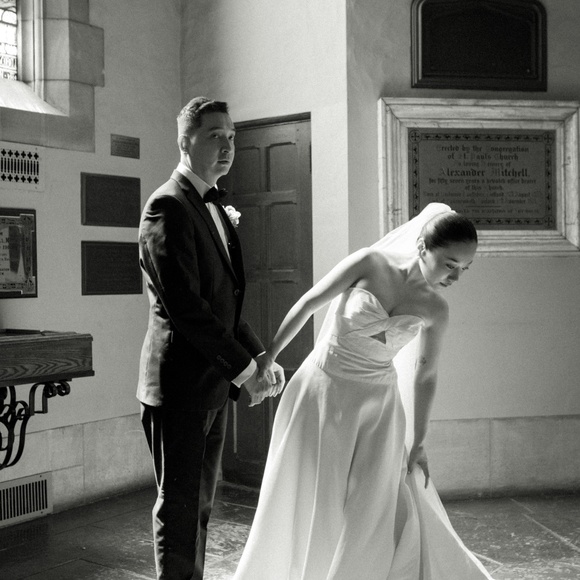 Oscar de la Renta Wedding Gown - Picture 7 of 11